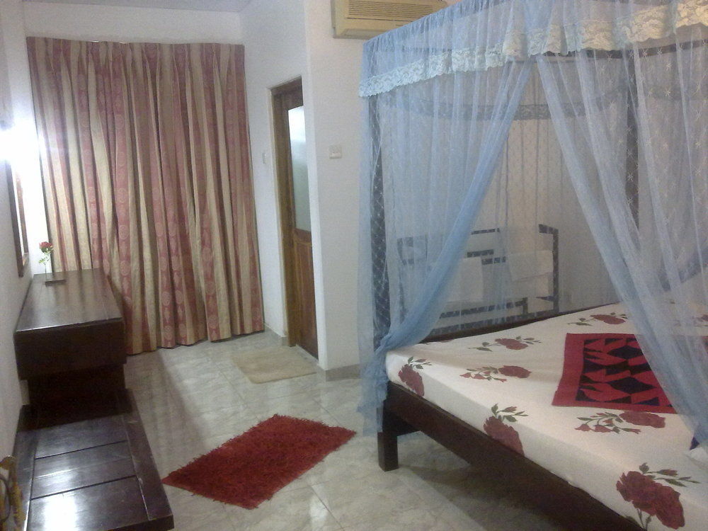 Sea Front Hikkaduwa Otel Dış mekan fotoğraf