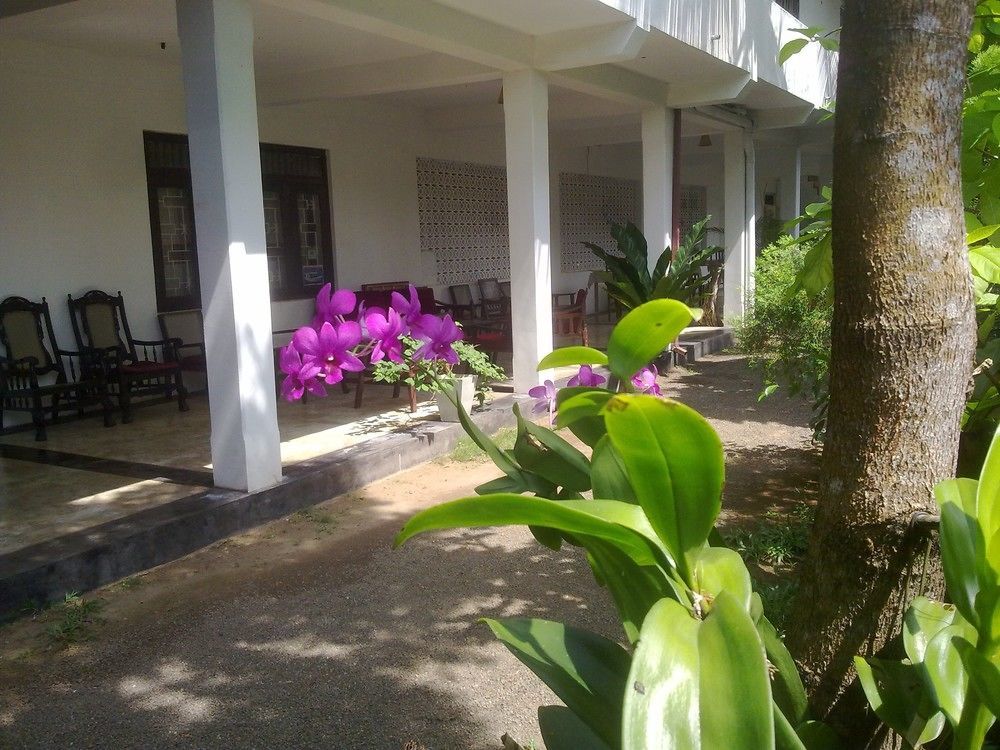 Sea Front Hikkaduwa Otel Dış mekan fotoğraf