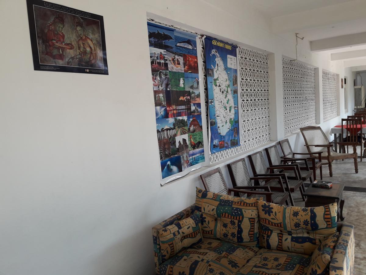 Sea Front Hikkaduwa Otel Dış mekan fotoğraf