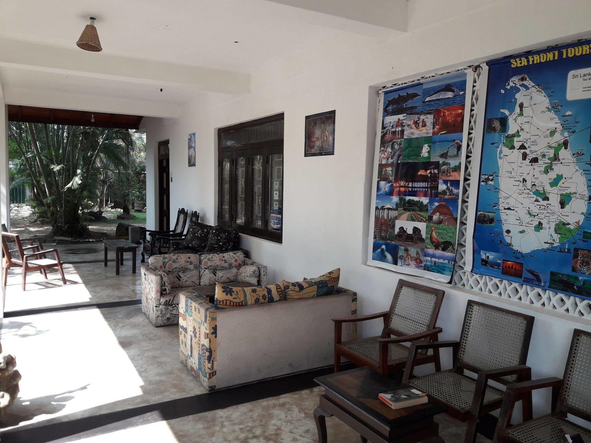Sea Front Hikkaduwa Otel Dış mekan fotoğraf