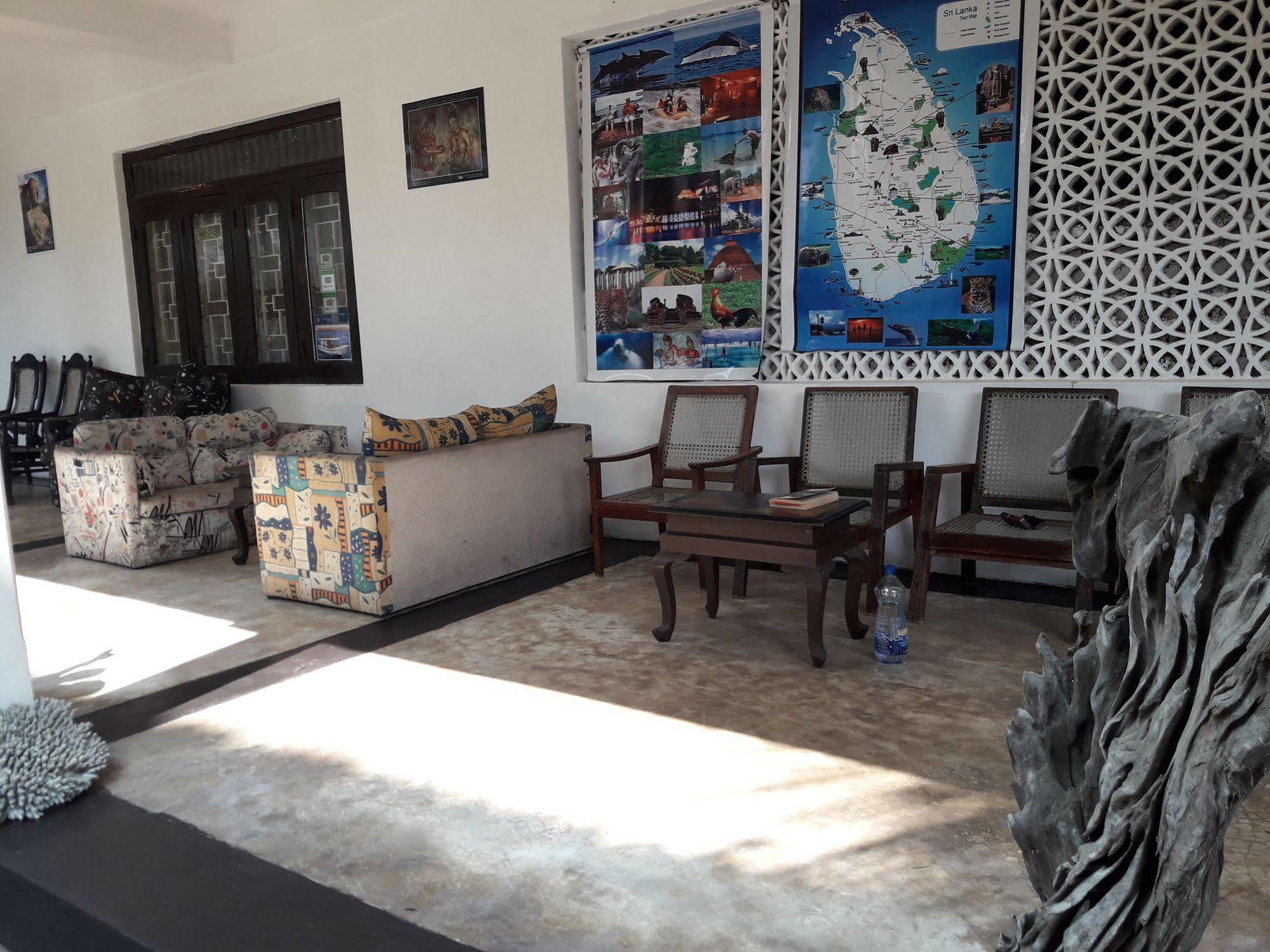 Sea Front Hikkaduwa Otel Dış mekan fotoğraf