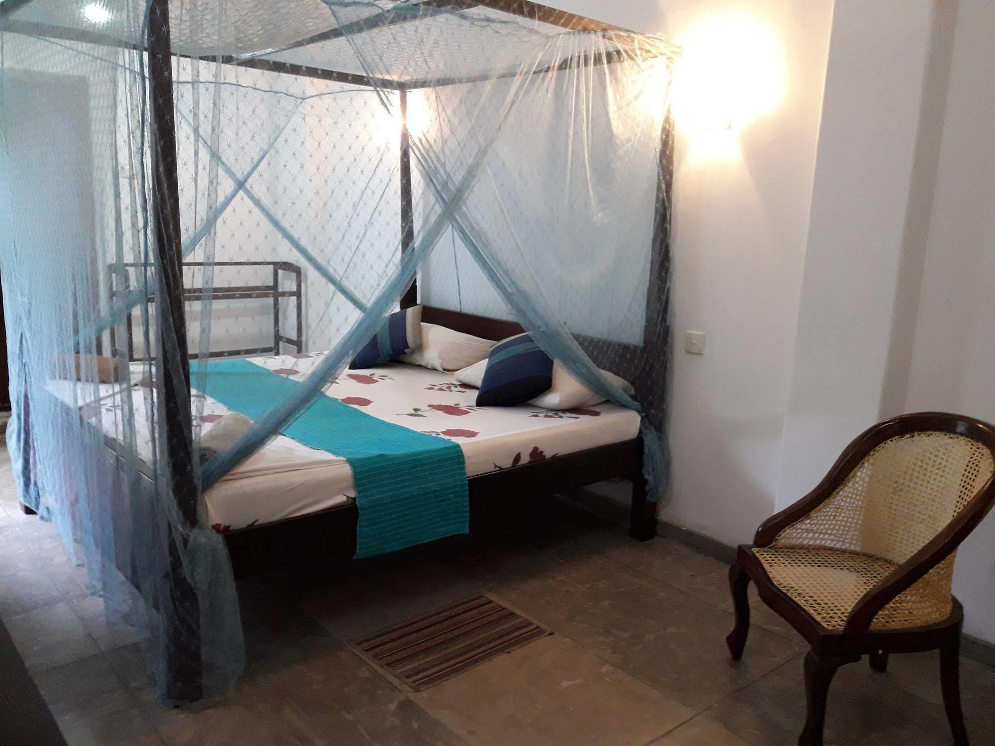 Sea Front Hikkaduwa Otel Dış mekan fotoğraf