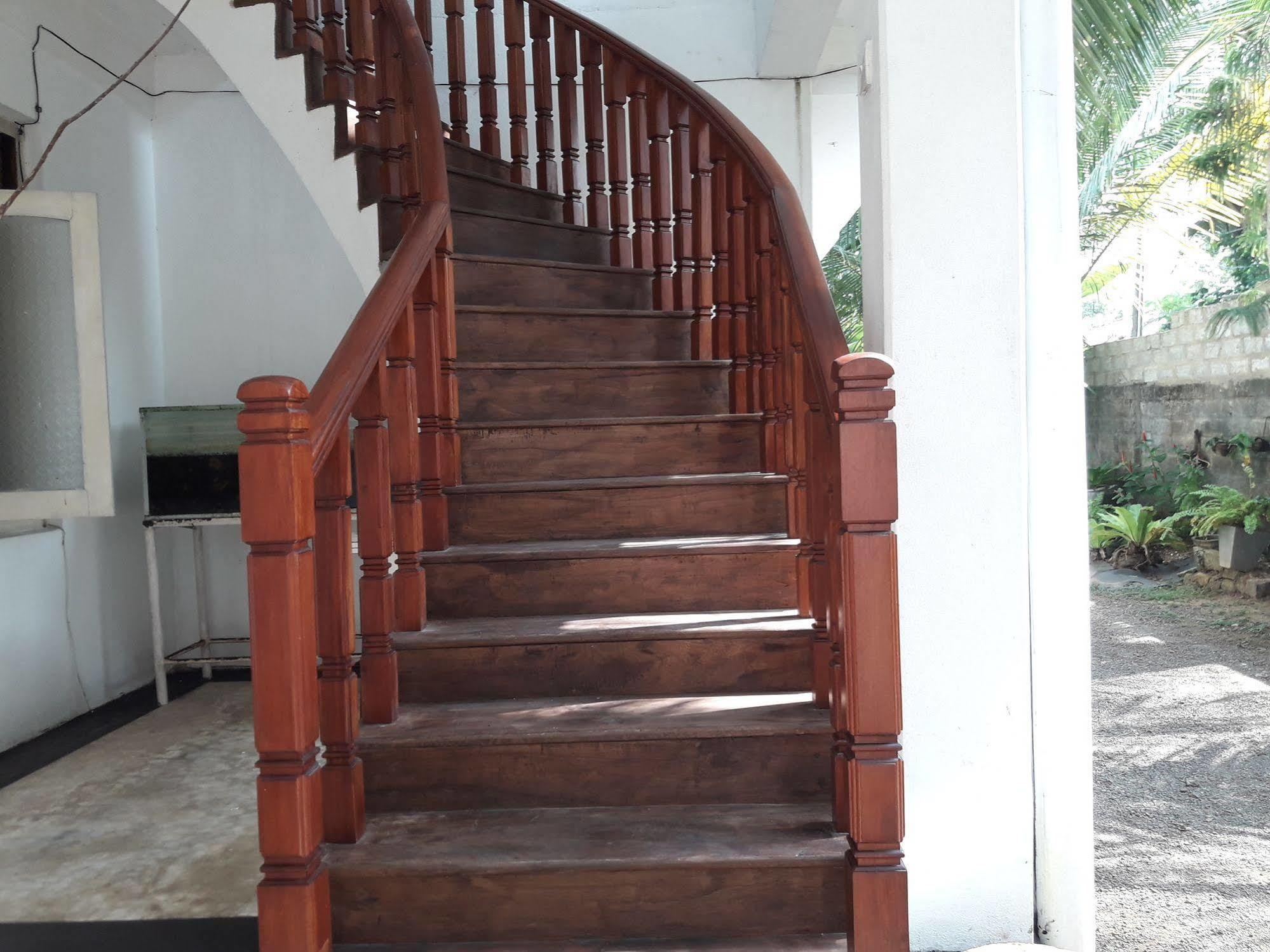 Sea Front Hikkaduwa Otel Dış mekan fotoğraf