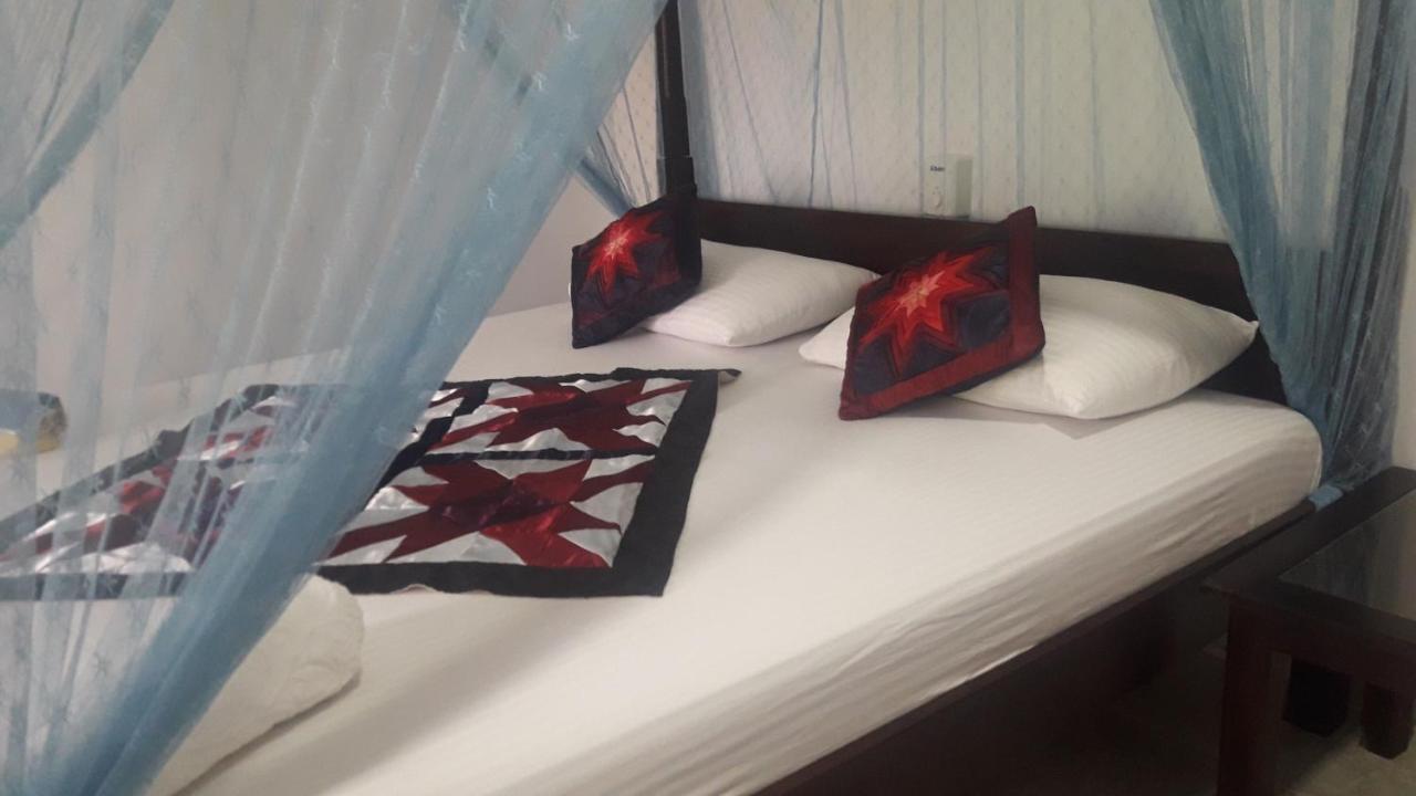 Sea Front Hikkaduwa Otel Dış mekan fotoğraf