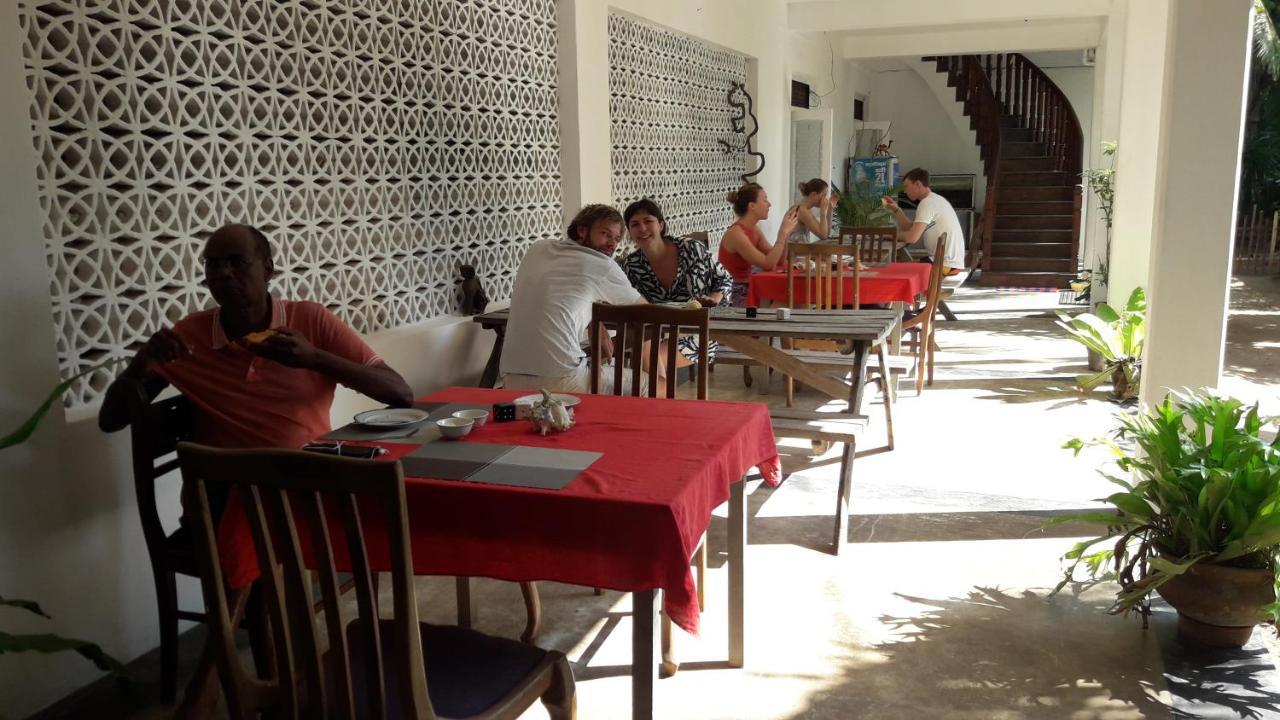 Sea Front Hikkaduwa Otel Dış mekan fotoğraf